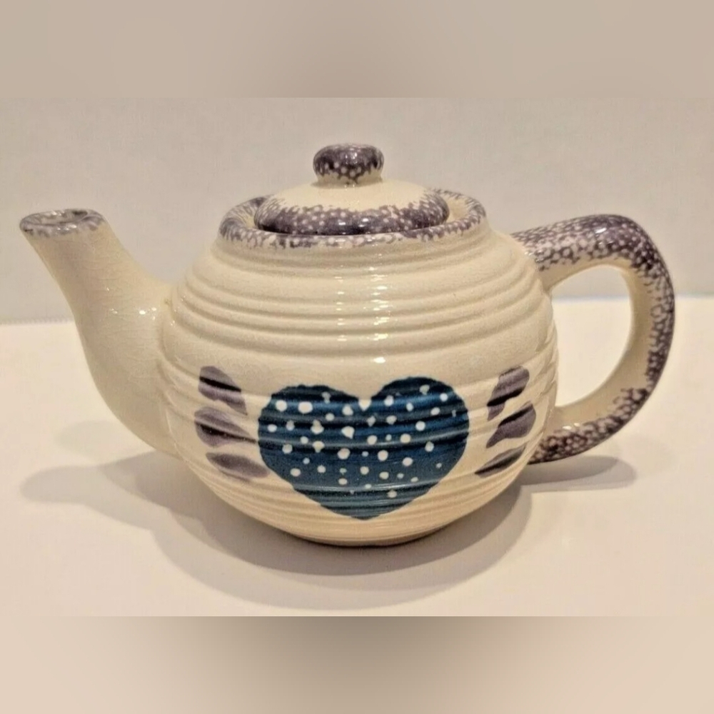 Hermitage Pottery Spongeware Teapot 1.5 Cup Blue Heart 1997 Pre-owned